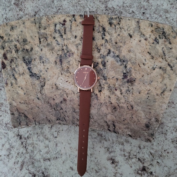 2 piece Rhinestone Quartz Watch & Heart Bracelet ✨️ - Picture 7 of 10